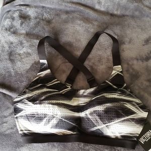 Victoria sport bra